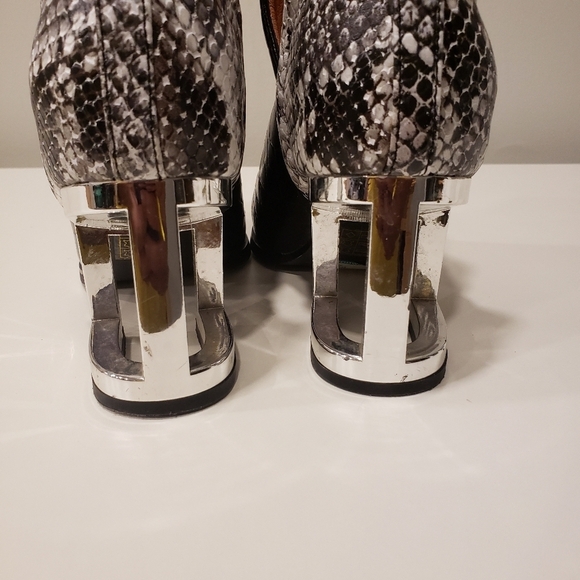 Jeffrey Campbell Snakeskin Booties - Sz 5 US - Picture 4 of 9
